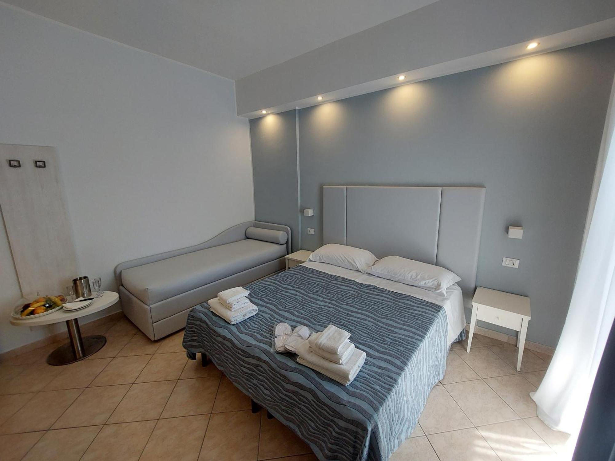 Hotel Caravel Park Rimini Exterior photo