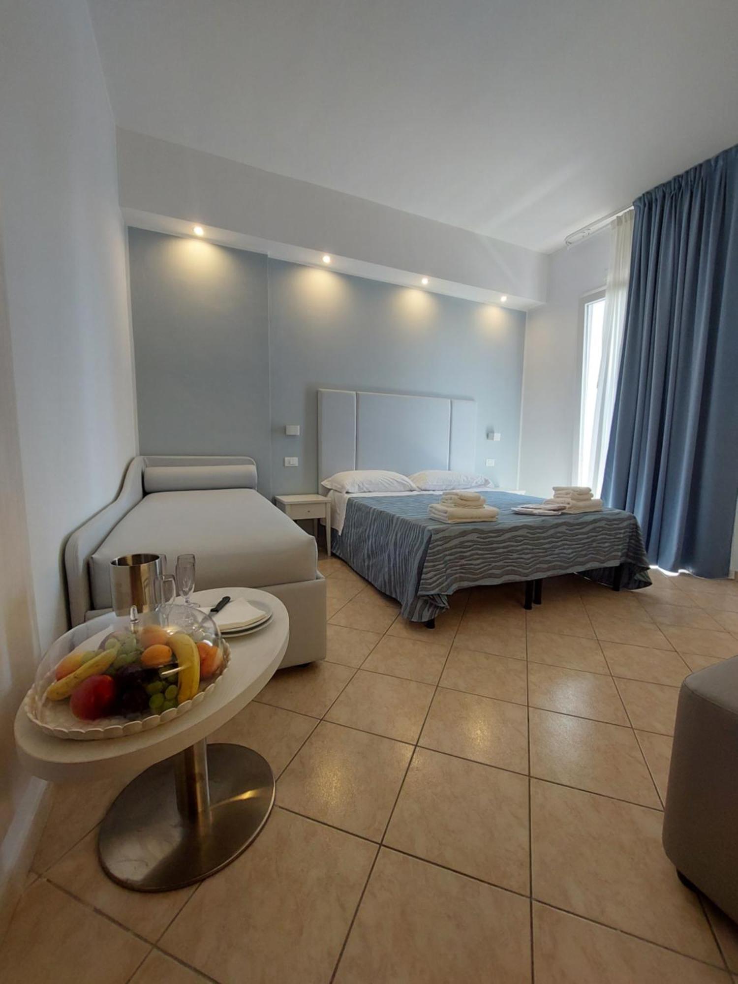 Hotel Caravel Park Rimini Exterior photo